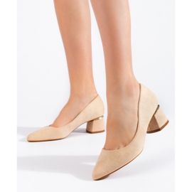 Escarpins à talons bas en suède beige 1