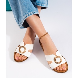 Tongs plates blanches pour femmes 2