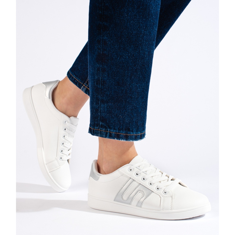 Baskets femme blanches et argentées 2