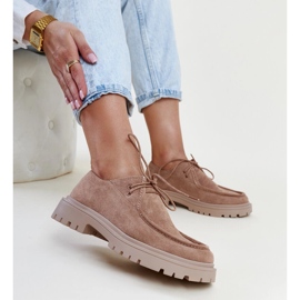 Chaussures Keiko classiques en daim beige foncé 1