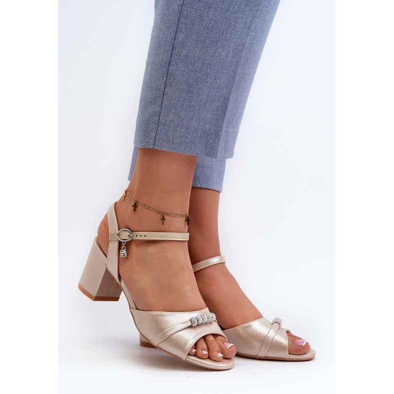 Vinceza Sandales en cuir écologique pour femmes sur un talon haut avec des décorations Narhi dorées 2