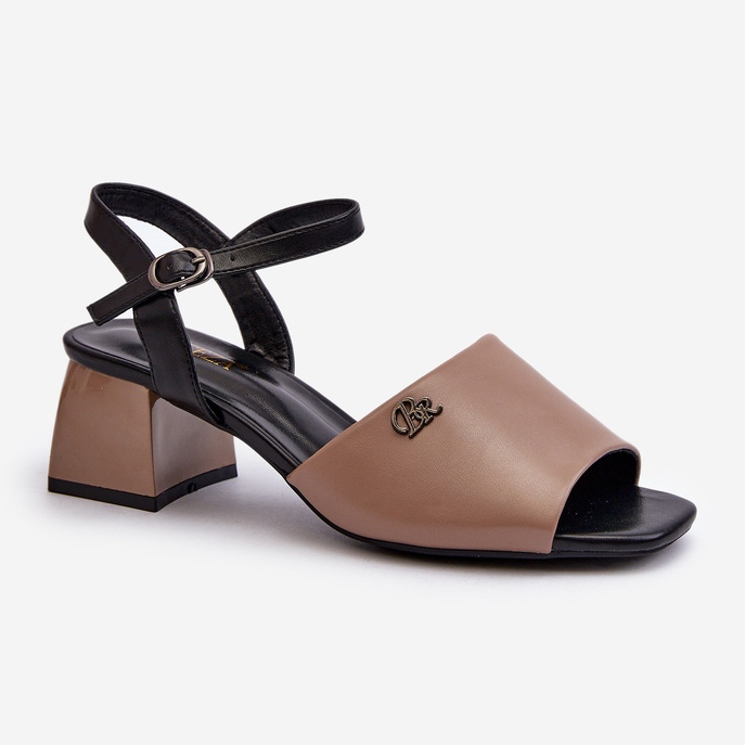 Vinceza Sandales élégantes pour femmes en cuir écologique sur bloc, beige Vattima 1 Vinceza Sandales élégantes pour femmes en cuir écologique sur bloc, beige Vattima 1