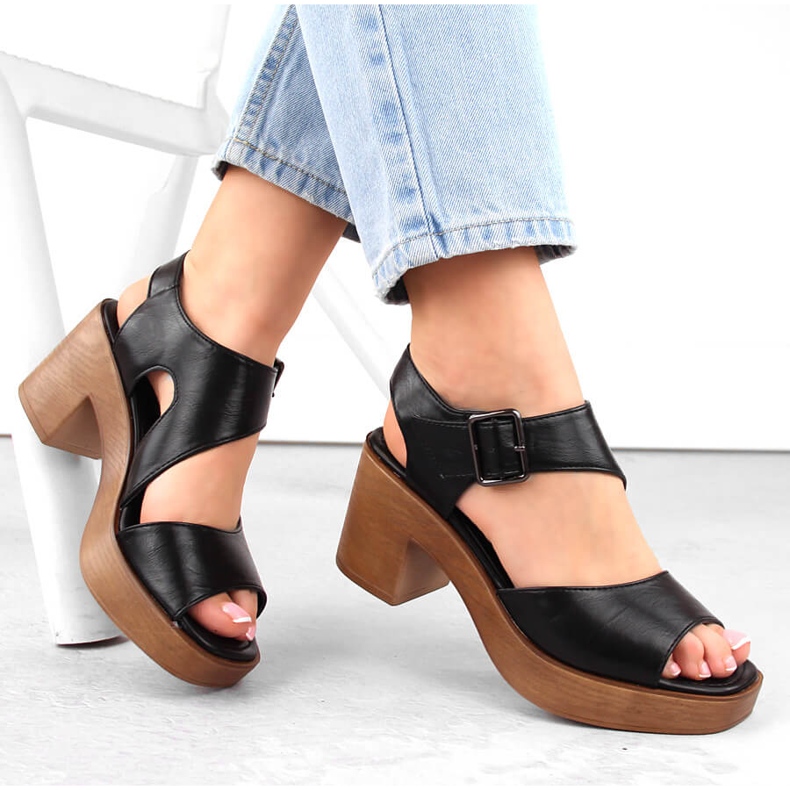 M. DASZYŃSKI Sandales noires à talons hauts et plateforme pour femmes M.Daszyński MR23117-1 le noir 1