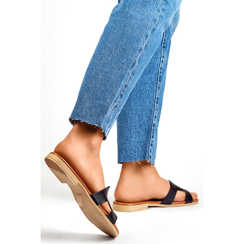 Chaussons noirs pour femmes en cuir naturel le noir 1 Chaussons noirs pour femmes en cuir naturel le noir 1