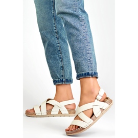 Sandales femme blanches avec semelle intérieure en cuir 3