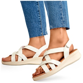 Sandales femme blanches confortables à talon bas 4