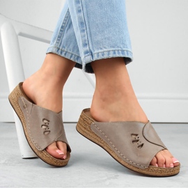 Sandales compensées confortables en cuir pour femme beige Helios 137.02 1