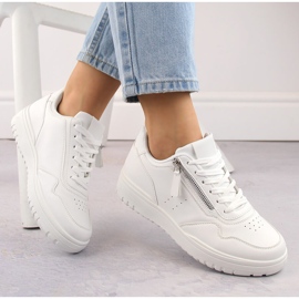 Baskets de sport femme McBraun 23233 blanches 2