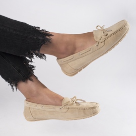 Mocassins femme confortables en daim beige 4
