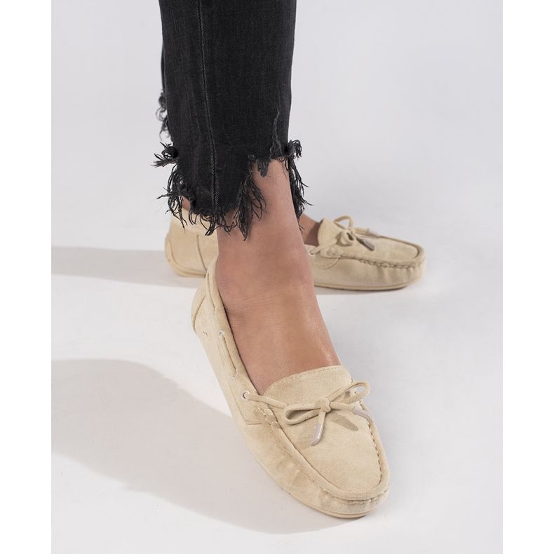 Mocassins femme confortables en daim beige 2