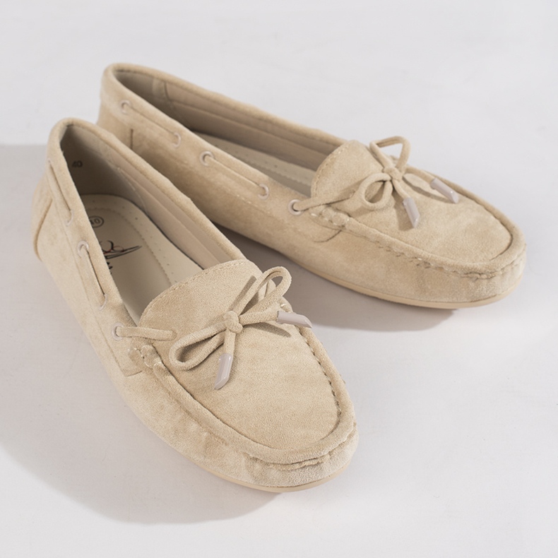 Mocassins femme confortables en daim beige 1