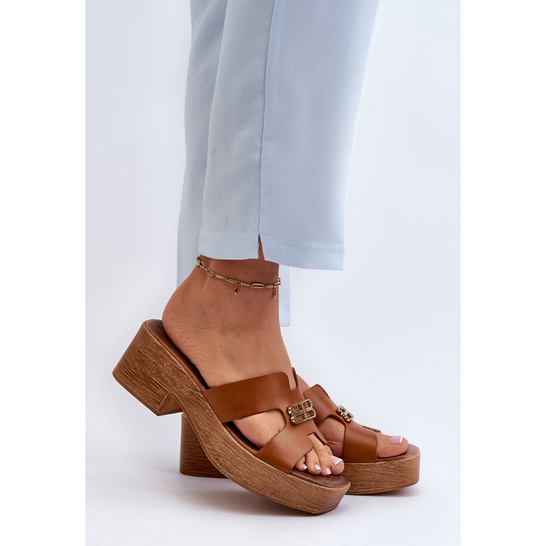 Zazoo 40412 tongs élégantes en cuir pour femmes avec décoration dorée, marron brun 2