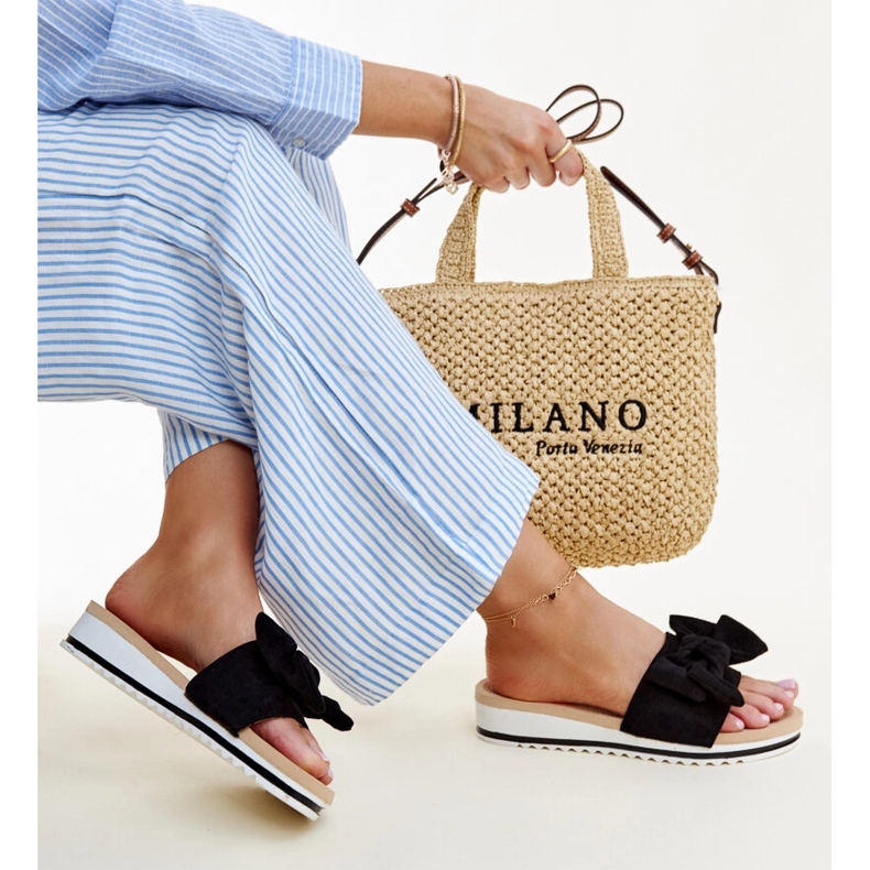 Les mules noires compensées basses de Mikhail 1