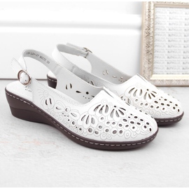 Sandales confortables en cuir entièrement ajourées pour femmes, blanches, T.Sokolski L24-27 6