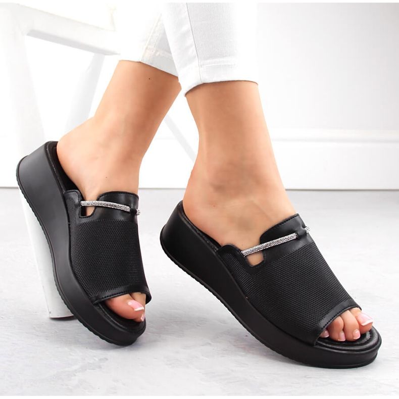 Sandales compensées femme en cuir noir Filippo DK6067 le noir 1