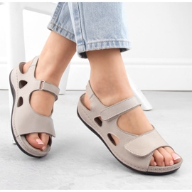 Sandales femme en cuir avec velcro, gris clair T.Sokolski L24-158 1