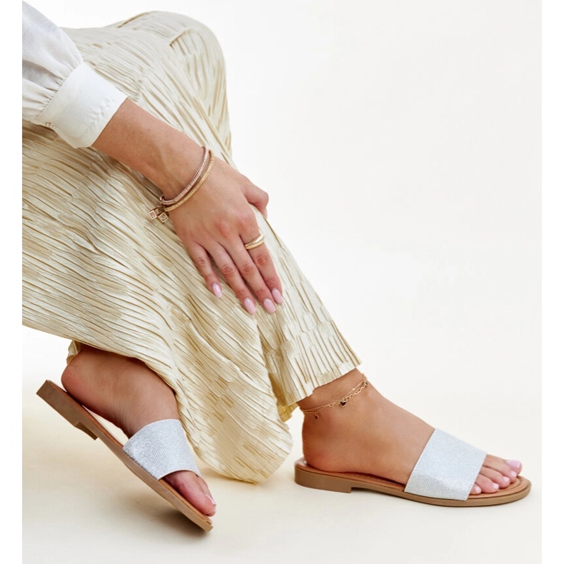 Tongs Anilsa argentées brillantes 1 Tongs Anilsa argentées brillantes 1