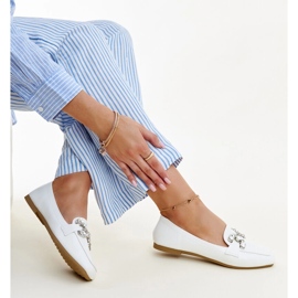 Mocassins blancs avec boucle Mali en zirconium blanche 1