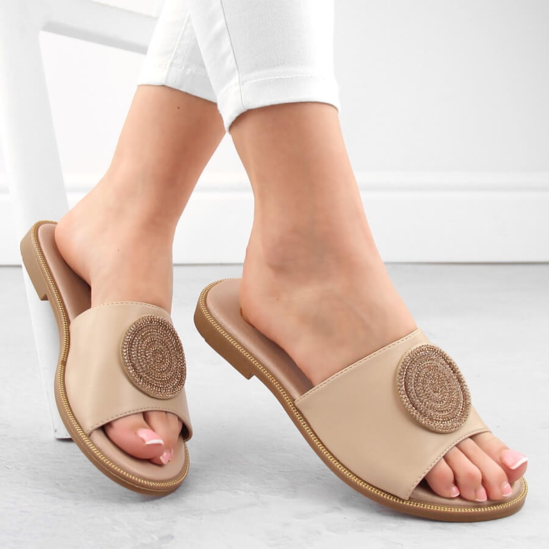 Chaussons femme beiges avec zircons Filippo DP6217 1