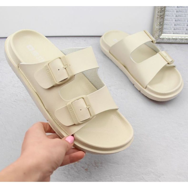 Big Star W INT2004C tongs en mousse avec boucles, beige 1