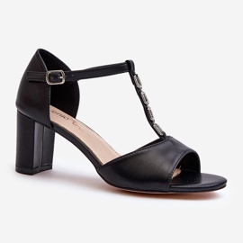 Sandales pour femmes à talon haut avec bride décorative, cuir écologique, noir Triavera 1