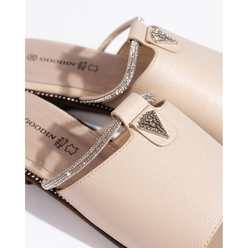 Claquettes plates femme beiges 1