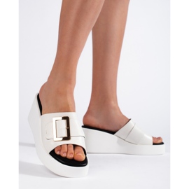 Sandales compensées femme blanches 1