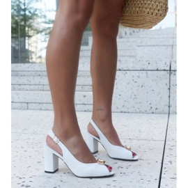 Escarpins blancs avec semelle intérieure en cuir Asima 2