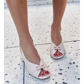 Sandales beiges avec empiècement en cuir Totana 1