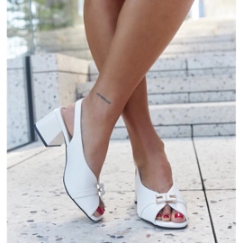 Sandales blanches avec semelle intérieure en cuir Totana 1