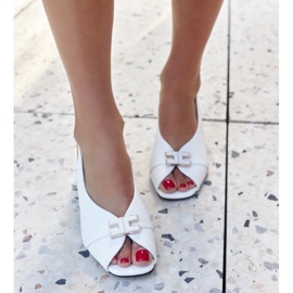 Sandales blanches avec semelle intérieure en cuir Totana 5