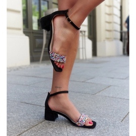 Sandales à talons hauts avec pierres Ghuson colorées le noir 2