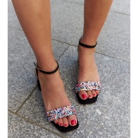 Sandales à talons hauts avec pierres Ghuson colorées le noir 1