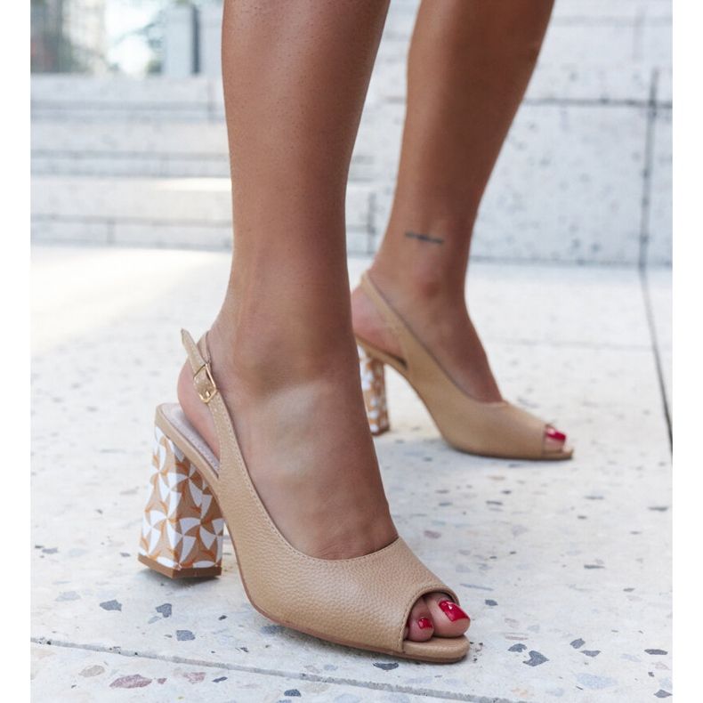 Sandales à talons hauts Hasna avec talon décoratif beige 1 Sandales à talons hauts Hasna avec talon décoratif beige 1