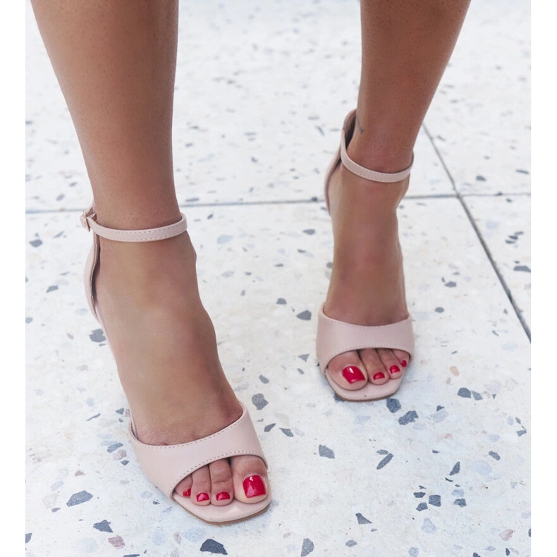 Sandales à talons hauts en cuir écologique Askern beige 1