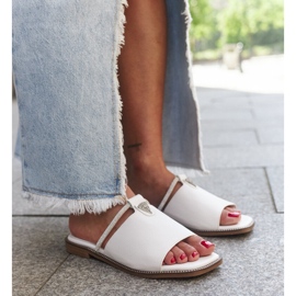 Tongs avec empiècement en cuir Antari blanche 1
