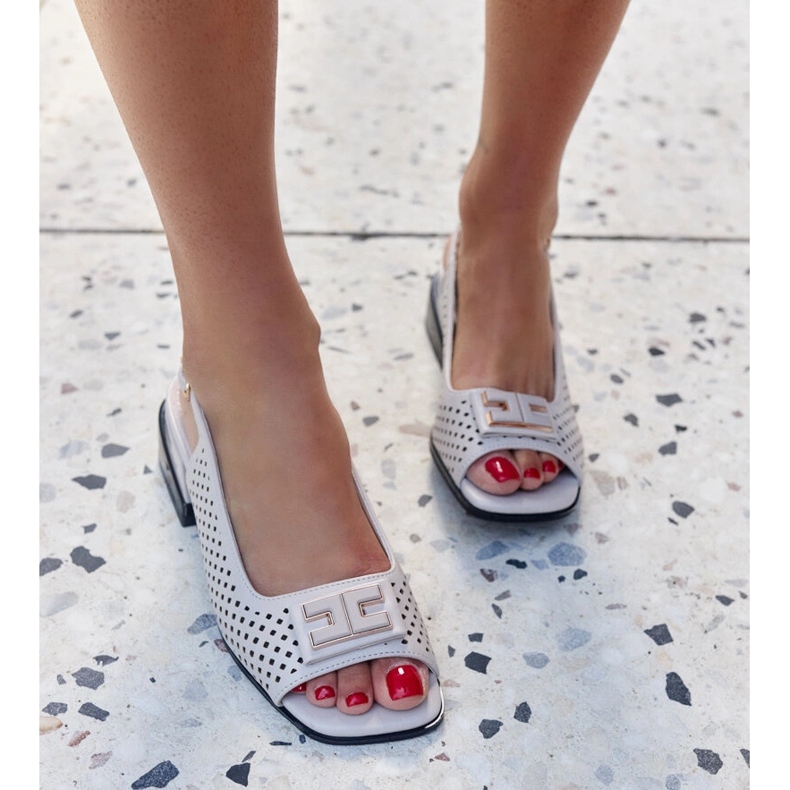 Sandales ajourées sur bloc Sajida massif gris 1