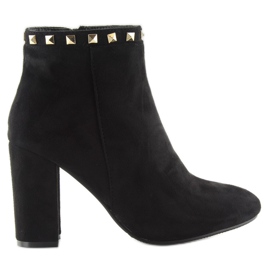 Bottes noires à talons hauts avec clous noirs le noir 1