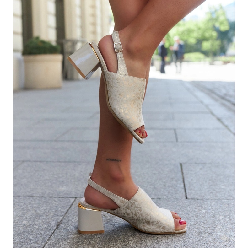 Sandales blocs avec empiècement en cuir Nuna beige 1