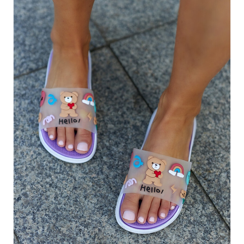 Tongs violettes avec tige en caoutchouc par Diaspa 1