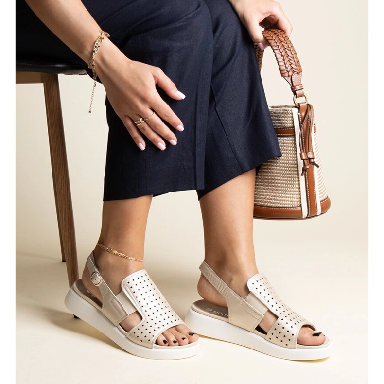 Sandales Imogne dorées à tige ajourée d'or 1