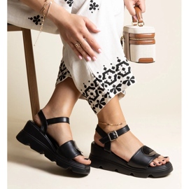 Sandales compensées noires en cuir écologique Maddison 2