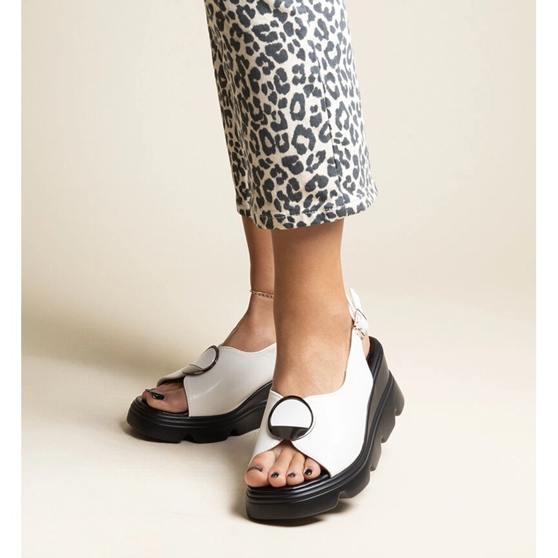 Sandales compensées à boucle Bayley blanches 1