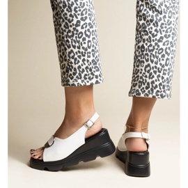 Sandales compensées à boucle Bayley blanches 2