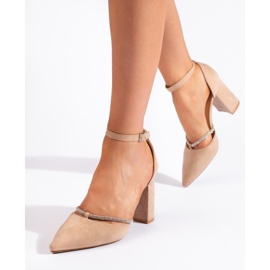 Escarpins à talons en daim beige 2