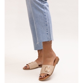 Claquettes à boucle beiges par Almeita 1