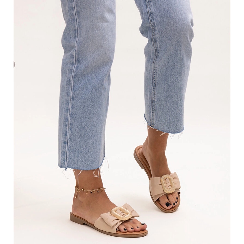 Tongs beiges avec boucle Limera 1