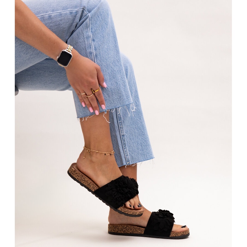 Tongs à fleurs sur semelle en liège par Almida le noir 1