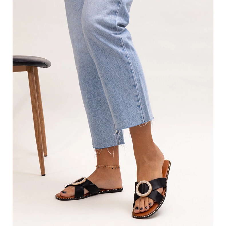 Capuchons ornés d'un fermoir en zircon Salimba le noir 1