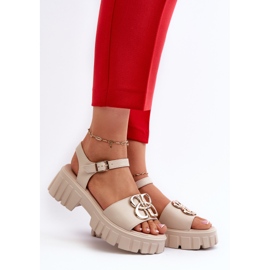 Sandales en cuir beiges pour femmes avec décoration dorée Vinceza 7910 2 Sandales en cuir beiges pour femmes avec décoration dorée Vinceza 7910 2